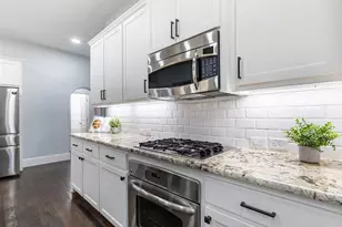2209 Longwood Dr, Carrollton, TX 75010 - Photo 8