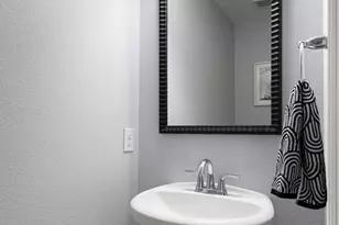 2209 Longwood Dr, Carrollton, TX 75010 - Photo 30