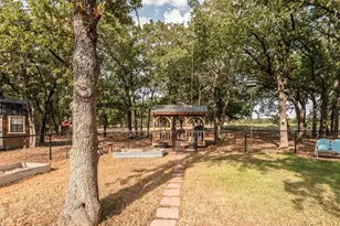 53 Country Club Ct, Nocona, TX 76255 - Photo 16