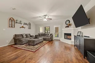725 Big Willow Dr, Saginaw, TX 76179 - Photo 14