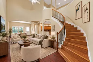 209 Wooded Glen Ct, Arlington, TX 76013 - Photo 2