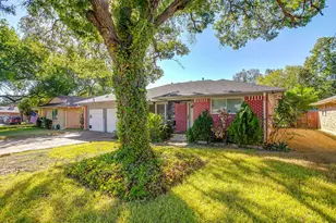8830 Lapanto Ln, Dallas, TX 75227 - Photo 2