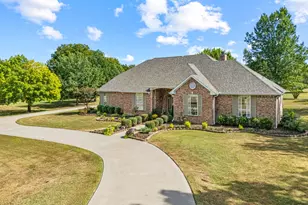 1 Bluebonnet Trl, Greenville, TX 75402 - Photo 2