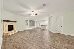 624 Soaring Star Ln, Weatherford, TX 76008 - Photo 6