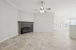 5816 Windy Meadow Ln, Grand Prairie, TX 75052 - Photo 6