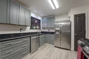 2530 Lakewood Dr, Garland, TX 75042 - Photo 14