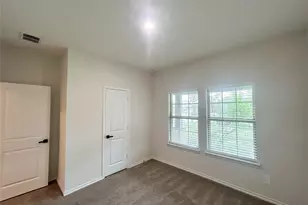 935 Keystone Ct, Ferris, TX 75125 - Photo 4