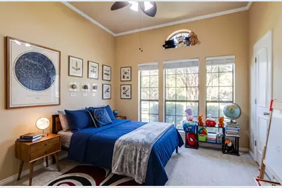 9812 Canyon Crest Circle, Irving, TX 75063 - Photo 12