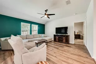 540 Bronze Cir E, Springtown, TX 76082 - Photo 4