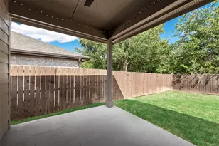 540 Bronze Cir E, Springtown, TX 76082 - Photo 22