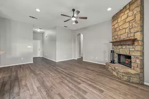 914 Winding Rd, Granbury, TX 76049 - Photo 8