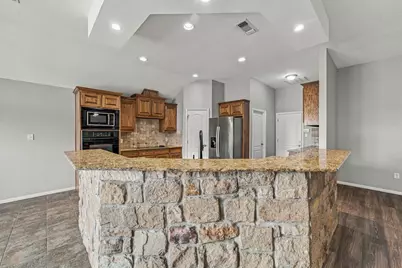 914 Winding Road, Granbury, TX 76049 - Photo 10