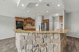 914 Winding Rd, Granbury, TX 76049 - Photo 10