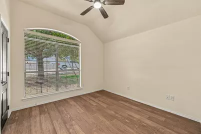 914 Winding Road, Granbury, TX 76049 - Photo 24