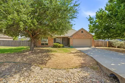 914 Winding Road, Granbury, TX 76049 - Photo 4