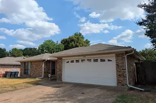1909 Willow Vale Dr, Fort Worth, TX 76134 - Photo 2