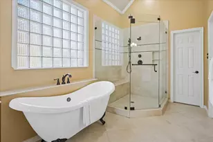 2204 Creekside Cir S, Irving, TX 75063 - Photo 26