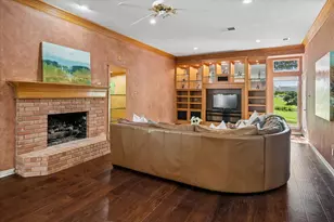 2204 Creekside Cir S, Irving, TX 75063 - Photo 16