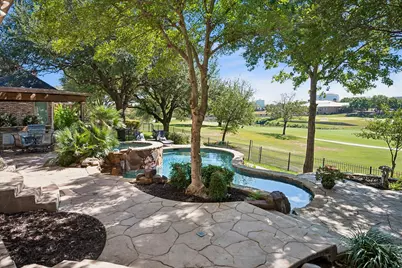 2204 Creekside Circle S, Irving, TX 75063 - Photo 1