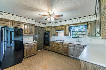 118 Spring Lake Drive, Lacy Lakeview, TX 76705 - Photo 8