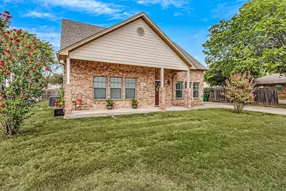 105 Water Lane, Crowley, TX 76036 - Photo 2