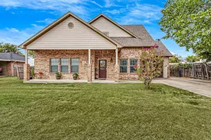 105 Water Ln, Crowley, TX 76036 - Photo 1