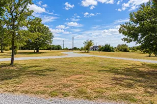 109 Bear Cat Ct, Alvord, TX 76225 - Photo 38