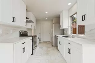 2205 Phoenix Dr, Garland, TX 75040 - Photo 12