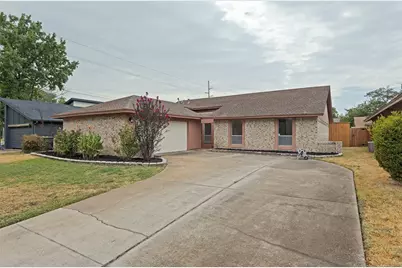 2205 Phoenix Drive, Garland, TX 75040 - Photo 2