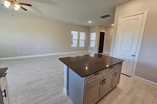 549 Hutchinson Ln, Lewisville, TX 75077 - Photo 6