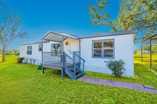 104 Hill Top Ct, Springtown, TX 76082 - Photo 22