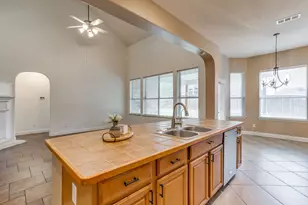 1008 Linden Dr, Burleson, TX 76028 - Photo 14