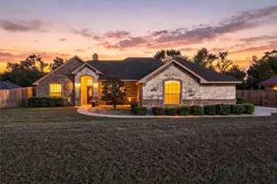 107 Chance Ct, Springtown, TX 76082 - Photo 4