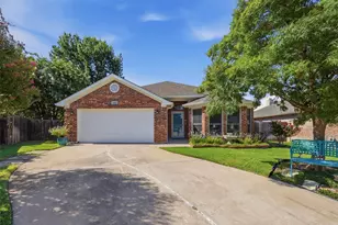 6801 Descanso Gardens Dr, Fort Worth, TX 76132 - Photo 2