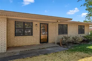 107 E Dawn Dr, Robinson, TX 76706 - Photo 2