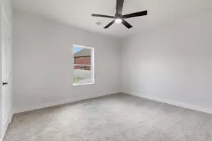 2600 Almanzor Avenue, Irving, TX 75062 - Photo 32