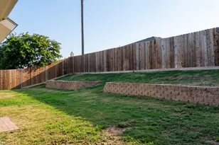 309 Spurlock Dr, Krum, TX 76249 - Photo 18