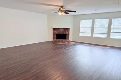 7909 Mosstree Drive, Arlington, TX 76001 - Photo 10