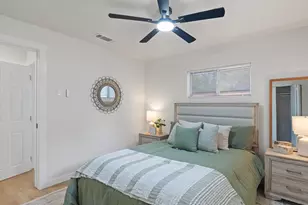 909 S Throckmorton St, Sherman, TX 75090 - Photo 12