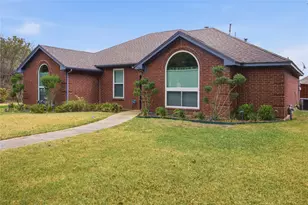 814 Rawlins Dr, Lancaster, TX 75146 - Photo 1
