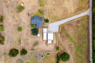 2400 Springfield Rd, Springtown, TX 76082 - Photo 30