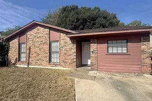 1320 S Rockwall Ave, Terrell, TX 75160 - Photo 1