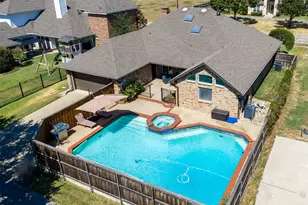 3214 Suzanne Dr, Rowlett, TX 75088 - Photo 2