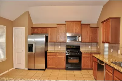 1518 Snow Trail, Lewisville, TX 75077 - Photo 10
