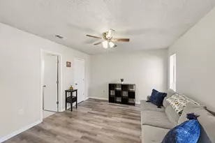 2306 Carol Good Ln, Carrollton, TX 75006 - Photo 12