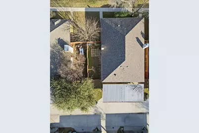 2306 Carol Good Lane, Carrollton, TX 75006 - Photo 16