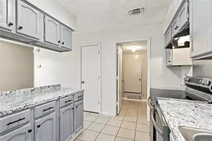 2808 S Fielder Rd, Arlington, TX 76015 - Photo 10