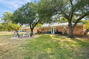 1117 Cozby St E, Benbrook, TX 76126 - Photo 18