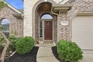 3956 Hollow Lake Rd, Roanoke, TX 76262 - Photo 2