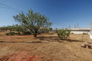 117 Seminole St, Tye, TX 79563 - Photo 18
